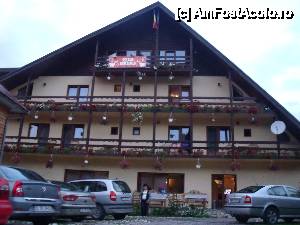 [P01] pensiunea Steaua Ariesului-in dreapta se afla cabana Ancuta iar in stanga casa proprietarilor » foto by marocanu21
 - 
<span class="allrVoted glyphicon glyphicon-heart hidden" id="av389705"></span>
<a class="m-l-10 hidden" id="sv389705" onclick="voting_Foto_DelVot(,389705,4675)" role="button">șterge vot <span class="glyphicon glyphicon-remove"></span></a>
<a id="v9389705" class=" c-red"  onclick="voting_Foto_SetVot(389705)" role="button"><span class="glyphicon glyphicon-heart-empty"></span> <b>LIKE</b> = Votează poza</a> <img class="hidden"  id="f389705W9" src="/imagini/loader.gif" border="0" /><span class="AjErrMes hidden" id="e389705ErM"></span>