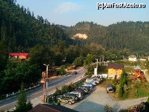 [P15] Vedere de pe balcon. Parcarea, soseaua Turda-Arieseni si o parte din muntii Apuseni » foto by dorgo
 - 
<span class="allrVoted glyphicon glyphicon-heart hidden" id="av655052"></span>
<a class="m-l-10 hidden" id="sv655052" onclick="voting_Foto_DelVot(,655052,4675)" role="button">șterge vot <span class="glyphicon glyphicon-remove"></span></a>
<a id="v9655052" class=" c-red"  onclick="voting_Foto_SetVot(655052)" role="button"><span class="glyphicon glyphicon-heart-empty"></span> <b>LIKE</b> = Votează poza</a> <img class="hidden"  id="f655052W9" src="/imagini/loader.gif" border="0" /><span class="AjErrMes hidden" id="e655052ErM"></span>