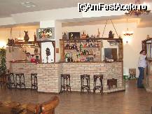 [P13] Hanul La Contele Dracula Suncuius - barul hotelului » foto by presario
 - 
<span class="allrVoted glyphicon glyphicon-heart hidden" id="av43711"></span>
<a class="m-l-10 hidden" id="sv43711" onclick="voting_Foto_DelVot(,43711,4677)" role="button">șterge vot <span class="glyphicon glyphicon-remove"></span></a>
<a id="v943711" class=" c-red"  onclick="voting_Foto_SetVot(43711)" role="button"><span class="glyphicon glyphicon-heart-empty"></span> <b>LIKE</b> = Votează poza</a> <img class="hidden"  id="f43711W9" src="/imagini/loader.gif" border="0" /><span class="AjErrMes hidden" id="e43711ErM"></span>