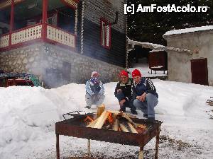 [P08] nea Marian ne pregatea pastrama de berbecut si sotia mamaliga » foto by veteranu
 - 
<span class="allrVoted glyphicon glyphicon-heart hidden" id="av444315"></span>
<a class="m-l-10 hidden" id="sv444315" onclick="voting_Foto_DelVot(,444315,4680)" role="button">șterge vot <span class="glyphicon glyphicon-remove"></span></a>
<a id="v9444315" class=" c-red"  onclick="voting_Foto_SetVot(444315)" role="button"><span class="glyphicon glyphicon-heart-empty"></span> <b>LIKE</b> = Votează poza</a> <img class="hidden"  id="f444315W9" src="/imagini/loader.gif" border="0" /><span class="AjErrMes hidden" id="e444315ErM"></span>