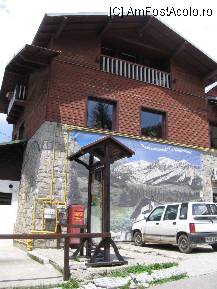 [P02] [Restaurantul 'La Marmote'] - In spatele restaurantului parcarea si extinctorul. » foto by Michi
 - 
<span class="allrVoted glyphicon glyphicon-heart hidden" id="av101747"></span>
<a class="m-l-10 hidden" id="sv101747" onclick="voting_Foto_DelVot(,101747,4690)" role="button">șterge vot <span class="glyphicon glyphicon-remove"></span></a>
<a id="v9101747" class=" c-red"  onclick="voting_Foto_SetVot(101747)" role="button"><span class="glyphicon glyphicon-heart-empty"></span> <b>LIKE</b> = Votează poza</a> <img class="hidden"  id="f101747W9" src="/imagini/loader.gif" border="0" /><span class="AjErrMes hidden" id="e101747ErM"></span>