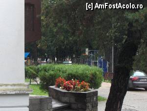 [P02] Terenul de baschet din parcul Ghica vazut de pe terasa hotelului Caraiman » foto by nadiaandreea
 - 
<span class="allrVoted glyphicon glyphicon-heart hidden" id="av367720"></span>
<a class="m-l-10 hidden" id="sv367720" onclick="voting_Foto_DelVot(,367720,4690)" role="button">șterge vot <span class="glyphicon glyphicon-remove"></span></a>
<a id="v9367720" class=" c-red"  onclick="voting_Foto_SetVot(367720)" role="button"><span class="glyphicon glyphicon-heart-empty"></span> <b>LIKE</b> = Votează poza</a> <img class="hidden"  id="f367720W9" src="/imagini/loader.gif" border="0" /><span class="AjErrMes hidden" id="e367720ErM"></span>