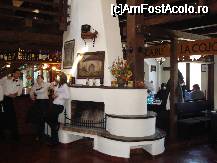 [P15] Taverna Sarbului - in centrul parterului soba ce incalzeste atmosfera » foto by Diaura*
 - 
<span class="allrVoted glyphicon glyphicon-heart hidden" id="av50758"></span>
<a class="m-l-10 hidden" id="sv50758" onclick="voting_Foto_DelVot(,50758,4690)" role="button">șterge vot <span class="glyphicon glyphicon-remove"></span></a>
<a id="v950758" class=" c-red"  onclick="voting_Foto_SetVot(50758)" role="button"><span class="glyphicon glyphicon-heart-empty"></span> <b>LIKE</b> = Votează poza</a> <img class="hidden"  id="f50758W9" src="/imagini/loader.gif" border="0" /><span class="AjErrMes hidden" id="e50758ErM"></span>