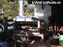 [P04] Taverna Sarbului - doi purcei se rumenesc si  atrag turistii cu mirosul lor » foto by Diaura*
 - 
<span class="allrVoted glyphicon glyphicon-heart hidden" id="av50744"></span>
<a class="m-l-10 hidden" id="sv50744" onclick="voting_Foto_DelVot(,50744,4690)" role="button">șterge vot <span class="glyphicon glyphicon-remove"></span></a>
<a id="v950744" class=" c-red"  onclick="voting_Foto_SetVot(50744)" role="button"><span class="glyphicon glyphicon-heart-empty"></span> <b>LIKE</b> = Votează poza</a> <img class="hidden"  id="f50744W9" src="/imagini/loader.gif" border="0" /><span class="AjErrMes hidden" id="e50744ErM"></span>