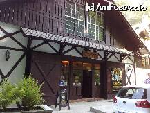 [P03] Intrarea in restaurant » foto by Clotilde
 - 
<span class="allrVoted glyphicon glyphicon-heart hidden" id="av74995"></span>
<a class="m-l-10 hidden" id="sv74995" onclick="voting_Foto_DelVot(,74995,4690)" role="button">șterge vot <span class="glyphicon glyphicon-remove"></span></a>
<a id="v974995" class=" c-red"  onclick="voting_Foto_SetVot(74995)" role="button"><span class="glyphicon glyphicon-heart-empty"></span> <b>LIKE</b> = Votează poza</a> <img class="hidden"  id="f74995W9" src="/imagini/loader.gif" border="0" /><span class="AjErrMes hidden" id="e74995ErM"></span>