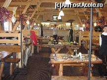 [P15] Imagine de ansamblu restaurant Stana Regala. » foto by mirelutza
 - 
<span class="allrVoted glyphicon glyphicon-heart hidden" id="av165738"></span>
<a class="m-l-10 hidden" id="sv165738" onclick="voting_Foto_DelVot(,165738,4690)" role="button">șterge vot <span class="glyphicon glyphicon-remove"></span></a>
<a id="v9165738" class=" c-red"  onclick="voting_Foto_SetVot(165738)" role="button"><span class="glyphicon glyphicon-heart-empty"></span> <b>LIKE</b> = Votează poza</a> <img class="hidden"  id="f165738W9" src="/imagini/loader.gif" border="0" /><span class="AjErrMes hidden" id="e165738ErM"></span>