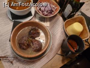 [P08] 8. Obrăjori de porc cu sos și cu mămăliguță. Lângă ea se vede canuța de vin fiert. » foto by doinafil
 - 
<span class="allrVoted glyphicon glyphicon-heart hidden" id="av1275841"></span>
<a class="m-l-10 hidden" id="sv1275841" onclick="voting_Foto_DelVot(,1275841,4690)" role="button">șterge vot <span class="glyphicon glyphicon-remove"></span></a>
<a id="v91275841" class=" c-red"  onclick="voting_Foto_SetVot(1275841)" role="button"><span class="glyphicon glyphicon-heart-empty"></span> <b>LIKE</b> = Votează poza</a> <img class="hidden"  id="f1275841W9" src="/imagini/loader.gif" border="0" /><span class="AjErrMes hidden" id="e1275841ErM"></span>