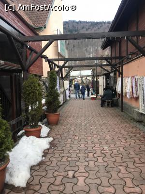 [P26] Gangul spre centru orașului Sinaia, la ieșire din restaurant » foto by krisstinna
 - 
<span class="allrVoted glyphicon glyphicon-heart hidden" id="av957509"></span>
<a class="m-l-10 hidden" id="sv957509" onclick="voting_Foto_DelVot(,957509,4690)" role="button">șterge vot <span class="glyphicon glyphicon-remove"></span></a>
<a id="v9957509" class=" c-red"  onclick="voting_Foto_SetVot(957509)" role="button"><span class="glyphicon glyphicon-heart-empty"></span> <b>LIKE</b> = Votează poza</a> <img class="hidden"  id="f957509W9" src="/imagini/loader.gif" border="0" /><span class="AjErrMes hidden" id="e957509ErM"></span>