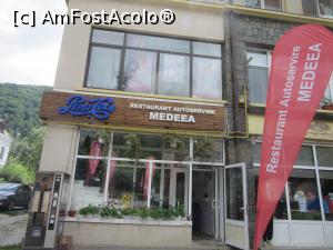 [P01] Intrarea in restaurant » foto by Michi
 - 
<span class="allrVoted glyphicon glyphicon-heart hidden" id="av980021"></span>
<a class="m-l-10 hidden" id="sv980021" onclick="voting_Foto_DelVot(,980021,4690)" role="button">șterge vot <span class="glyphicon glyphicon-remove"></span></a>
<a id="v9980021" class=" c-red"  onclick="voting_Foto_SetVot(980021)" role="button"><span class="glyphicon glyphicon-heart-empty"></span> <b>LIKE</b> = Votează poza</a> <img class="hidden"  id="f980021W9" src="/imagini/loader.gif" border="0" /><span class="AjErrMes hidden" id="e980021ErM"></span>