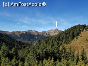 [P16] Se deschideau priveliști către Vârful Ciucaș, cel mai înalt pisc din masiv.  » foto by Floryn81
 - 
<span class="allrVoted glyphicon glyphicon-heart hidden" id="av1121425"></span>
<a class="m-l-10 hidden" id="sv1121425" onclick="voting_Foto_DelVot(,1121425,4696)" role="button">șterge vot <span class="glyphicon glyphicon-remove"></span></a>
<a id="v91121425" class=" c-red"  onclick="voting_Foto_SetVot(1121425)" role="button"><span class="glyphicon glyphicon-heart-empty"></span> <b>LIKE</b> = Votează poza</a> <img class="hidden"  id="f1121425W9" src="/imagini/loader.gif" border="0" /><span class="AjErrMes hidden" id="e1121425ErM"></span>