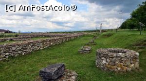 [P06] Ruinele Atelierului de sticlărie având în față două ”fântâni” (probabil cuptoarele de topire a sticlei)  » foto by Lucien
 - 
<span class="allrVoted glyphicon glyphicon-heart hidden" id="av836135"></span>
<a class="m-l-10 hidden" id="sv836135" onclick="voting_Foto_DelVot(,836135,4700)" role="button">șterge vot <span class="glyphicon glyphicon-remove"></span></a>
<a id="v9836135" class=" c-red"  onclick="voting_Foto_SetVot(836135)" role="button"><span class="glyphicon glyphicon-heart-empty"></span> <b>LIKE</b> = Votează poza</a> <img class="hidden"  id="f836135W9" src="/imagini/loader.gif" border="0" /><span class="AjErrMes hidden" id="e836135ErM"></span>