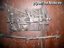 [P10] Zavorul original al portii bisericii » foto by pepsi70ro
 - 
<span class="allrVoted glyphicon glyphicon-heart hidden" id="av314210"></span>
<a class="m-l-10 hidden" id="sv314210" onclick="voting_Foto_DelVot(,314210,4703)" role="button">șterge vot <span class="glyphicon glyphicon-remove"></span></a>
<a id="v9314210" class=" c-red"  onclick="voting_Foto_SetVot(314210)" role="button"><span class="glyphicon glyphicon-heart-empty"></span> <b>LIKE</b> = Votează poza</a> <img class="hidden"  id="f314210W9" src="/imagini/loader.gif" border="0" /><span class="AjErrMes hidden" id="e314210ErM"></span>