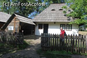 [P21] Suceava, Muzeul Satului Bocovinean, Casa Vicov cu un atelier de realizare draniță, linguri » foto by mprofeanu
 - 
<span class="allrVoted glyphicon glyphicon-heart hidden" id="av1324060"></span>
<a class="m-l-10 hidden" id="sv1324060" onclick="voting_Foto_DelVot(,1324060,4721)" role="button">șterge vot <span class="glyphicon glyphicon-remove"></span></a>
<a id="v91324060" class=" c-red"  onclick="voting_Foto_SetVot(1324060)" role="button"><span class="glyphicon glyphicon-heart-empty"></span> <b>LIKE</b> = Votează poza</a> <img class="hidden"  id="f1324060W9" src="/imagini/loader.gif" border="0" /><span class="AjErrMes hidden" id="e1324060ErM"></span>