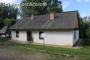 [P27] Suceava, Muzeul Satului Bocovinean, Școala Securiceni » foto by mprofeanu
 - 
<span class="allrVoted glyphicon glyphicon-heart hidden" id="av1324066"></span>
<a class="m-l-10 hidden" id="sv1324066" onclick="voting_Foto_DelVot(,1324066,4721)" role="button">șterge vot <span class="glyphicon glyphicon-remove"></span></a>
<a id="v91324066" class=" c-red"  onclick="voting_Foto_SetVot(1324066)" role="button"><span class="glyphicon glyphicon-heart-empty"></span> <b>LIKE</b> = Votează poza</a> <img class="hidden"  id="f1324066W9" src="/imagini/loader.gif" border="0" /><span class="AjErrMes hidden" id="e1324066ErM"></span>