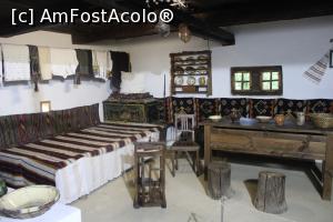 [P34] Suceava, Muzeul Satului Bocovinean, Casa Dorna Candreni, interior » foto by mprofeanu
 - 
<span class="allrVoted glyphicon glyphicon-heart hidden" id="av1324073"></span>
<a class="m-l-10 hidden" id="sv1324073" onclick="voting_Foto_DelVot(,1324073,4721)" role="button">șterge vot <span class="glyphicon glyphicon-remove"></span></a>
<a id="v91324073" class=" c-red"  onclick="voting_Foto_SetVot(1324073)" role="button"><span class="glyphicon glyphicon-heart-empty"></span> <b>LIKE</b> = Votează poza</a> <img class="hidden"  id="f1324073W9" src="/imagini/loader.gif" border="0" /><span class="AjErrMes hidden" id="e1324073ErM"></span>