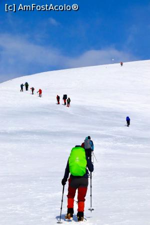 [P12] Spre Varful Păpușa » foto by Mika
 - 
<span class="allrVoted glyphicon glyphicon-heart hidden" id="av1220770"></span>
<a class="m-l-10 hidden" id="sv1220770" onclick="voting_Foto_DelVot(,1220770,4725)" role="button">șterge vot <span class="glyphicon glyphicon-remove"></span></a>
<a id="v91220770" class=" c-red"  onclick="voting_Foto_SetVot(1220770)" role="button"><span class="glyphicon glyphicon-heart-empty"></span> <b>LIKE</b> = Votează poza</a> <img class="hidden"  id="f1220770W9" src="/imagini/loader.gif" border="0" /><span class="AjErrMes hidden" id="e1220770ErM"></span>