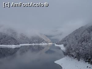 [P04] Lacul de acumulare Râușor - în amonte se ivise o rază de soare.  » foto by tata123 🔱
 - 
<span class="allrVoted glyphicon glyphicon-heart hidden" id="av1052870"></span>
<a class="m-l-10 hidden" id="sv1052870" onclick="voting_Foto_DelVot(,1052870,4725)" role="button">șterge vot <span class="glyphicon glyphicon-remove"></span></a>
<a id="v91052870" class=" c-red"  onclick="voting_Foto_SetVot(1052870)" role="button"><span class="glyphicon glyphicon-heart-empty"></span> <b>LIKE</b> = Votează poza</a> <img class="hidden"  id="f1052870W9" src="/imagini/loader.gif" border="0" /><span class="AjErrMes hidden" id="e1052870ErM"></span>