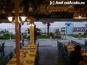 [P19] Restaurantul pescarie 'To Perigiali', vedere superba la mare. Produsele similare gasite si la Cris Grill House sunt mai bune aici (dar mai scumpe cu 1-1,5 euro). Masa ajunge intre 15 si 25 euro pentru 2 persoane.  » foto by alex16ss
 - 
<span class="allrVoted glyphicon glyphicon-heart hidden" id="av354384"></span>
<a class="m-l-10 hidden" id="sv354384" onclick="voting_Foto_DelVot(,354384,4735)" role="button">șterge vot <span class="glyphicon glyphicon-remove"></span></a>
<a id="v9354384" class=" c-red"  onclick="voting_Foto_SetVot(354384)" role="button"><span class="glyphicon glyphicon-heart-empty"></span> <b>LIKE</b> = Votează poza</a> <img class="hidden"  id="f354384W9" src="/imagini/loader.gif" border="0" /><span class="AjErrMes hidden" id="e354384ErM"></span>
