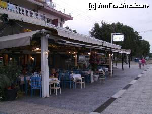 [P20] Restaurantul pescarie 'To Perigiali'. Dupa colt pe partea stanga este cofetaria Kristal.  » foto by alex16ss
 - 
<span class="allrVoted glyphicon glyphicon-heart hidden" id="av354385"></span>
<a class="m-l-10 hidden" id="sv354385" onclick="voting_Foto_DelVot(,354385,4735)" role="button">șterge vot <span class="glyphicon glyphicon-remove"></span></a>
<a id="v9354385" class=" c-red"  onclick="voting_Foto_SetVot(354385)" role="button"><span class="glyphicon glyphicon-heart-empty"></span> <b>LIKE</b> = Votează poza</a> <img class="hidden"  id="f354385W9" src="/imagini/loader.gif" border="0" /><span class="AjErrMes hidden" id="e354385ErM"></span>