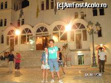 [P15] In fata bisericii din Paralia, noaptea luminata ca ziua, 2006 » foto by ileanaxperta*
 - 
<span class="allrVoted glyphicon glyphicon-heart hidden" id="av44281"></span>
<a class="m-l-10 hidden" id="sv44281" onclick="voting_Foto_DelVot(,44281,4735)" role="button">șterge vot <span class="glyphicon glyphicon-remove"></span></a>
<a id="v944281" class=" c-red"  onclick="voting_Foto_SetVot(44281)" role="button"><span class="glyphicon glyphicon-heart-empty"></span> <b>LIKE</b> = Votează poza</a> <img class="hidden"  id="f44281W9" src="/imagini/loader.gif" border="0" /><span class="AjErrMes hidden" id="e44281ErM"></span>