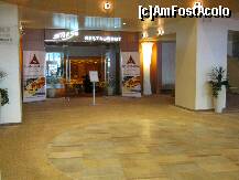 [P13] Intrarea in Restaurantul Stars » foto by romanitzaa
 - 
<span class="allrVoted glyphicon glyphicon-heart hidden" id="av188852"></span>
<a class="m-l-10 hidden" id="sv188852" onclick="voting_Foto_DelVot(,188852,4737)" role="button">șterge vot <span class="glyphicon glyphicon-remove"></span></a>
<a id="v9188852" class=" c-red"  onclick="voting_Foto_SetVot(188852)" role="button"><span class="glyphicon glyphicon-heart-empty"></span> <b>LIKE</b> = Votează poza</a> <img class="hidden"  id="f188852W9" src="/imagini/loader.gif" border="0" /><span class="AjErrMes hidden" id="e188852ErM"></span>