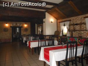 [P09] Hanul Răzeșilor - Interior. Mese pregătite pentru oaspeți.  » foto by iulianic
 - 
<span class="allrVoted glyphicon glyphicon-heart hidden" id="av1013141"></span>
<a class="m-l-10 hidden" id="sv1013141" onclick="voting_Foto_DelVot(,1013141,4745)" role="button">șterge vot <span class="glyphicon glyphicon-remove"></span></a>
<a id="v91013141" class=" c-red"  onclick="voting_Foto_SetVot(1013141)" role="button"><span class="glyphicon glyphicon-heart-empty"></span> <b>LIKE</b> = Votează poza</a> <img class="hidden"  id="f1013141W9" src="/imagini/loader.gif" border="0" /><span class="AjErrMes hidden" id="e1013141ErM"></span>