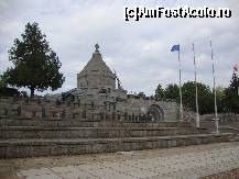 [P08] Ne apropiem de intrarea în mausoleu.  » foto by Floryn81
 - 
<span class="allrVoted glyphicon glyphicon-heart hidden" id="av427985"></span>
<a class="m-l-10 hidden" id="sv427985" onclick="voting_Foto_DelVot(,427985,4746)" role="button">șterge vot <span class="glyphicon glyphicon-remove"></span></a>
<a id="v9427985" class=" c-red"  onclick="voting_Foto_SetVot(427985)" role="button"><span class="glyphicon glyphicon-heart-empty"></span> <b>LIKE</b> = Votează poza</a> <img class="hidden"  id="f427985W9" src="/imagini/loader.gif" border="0" /><span class="AjErrMes hidden" id="e427985ErM"></span>
