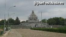 [P01] vedere din fata a mausoleului » foto by cristi82d
 - 
<span class="allrVoted glyphicon glyphicon-heart hidden" id="av141212"></span>
<a class="m-l-10 hidden" id="sv141212" onclick="voting_Foto_DelVot(,141212,4746)" role="button">șterge vot <span class="glyphicon glyphicon-remove"></span></a>
<a id="v9141212" class=" c-red"  onclick="voting_Foto_SetVot(141212)" role="button"><span class="glyphicon glyphicon-heart-empty"></span> <b>LIKE</b> = Votează poza</a> <img class="hidden"  id="f141212W9" src="/imagini/loader.gif" border="0" /><span class="AjErrMes hidden" id="e141212ErM"></span>