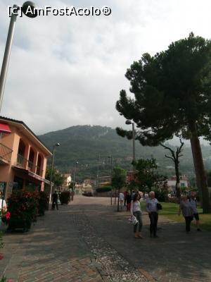[P04] La pas prin Malcesine » foto by danutza_ang
 - 
<span class="allrVoted glyphicon glyphicon-heart hidden" id="av1120248"></span>
<a class="m-l-10 hidden" id="sv1120248" onclick="voting_Foto_DelVot(,1120248,4749)" role="button">șterge vot <span class="glyphicon glyphicon-remove"></span></a>
<a id="v91120248" class=" c-red"  onclick="voting_Foto_SetVot(1120248)" role="button"><span class="glyphicon glyphicon-heart-empty"></span> <b>LIKE</b> = Votează poza</a> <img class="hidden"  id="f1120248W9" src="/imagini/loader.gif" border="0" /><span class="AjErrMes hidden" id="e1120248ErM"></span>