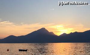 [P03] Apus de soare pe lac » foto by Aurici
 - 
<span class="allrVoted glyphicon glyphicon-heart hidden" id="av673502"></span>
<a class="m-l-10 hidden" id="sv673502" onclick="voting_Foto_DelVot(,673502,4749)" role="button">șterge vot <span class="glyphicon glyphicon-remove"></span></a>
<a id="v9673502" class=" c-red"  onclick="voting_Foto_SetVot(673502)" role="button"><span class="glyphicon glyphicon-heart-empty"></span> <b>LIKE</b> = Votează poza</a> <img class="hidden"  id="f673502W9" src="/imagini/loader.gif" border="0" /><span class="AjErrMes hidden" id="e673502ErM"></span>