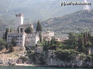 [P39] Castelul din Malcesine vazut de pe vapor » foto by Aurici
 - 
<span class="allrVoted glyphicon glyphicon-heart hidden" id="av673567"></span>
<a class="m-l-10 hidden" id="sv673567" onclick="voting_Foto_DelVot(,673567,4749)" role="button">șterge vot <span class="glyphicon glyphicon-remove"></span></a>
<a id="v9673567" class=" c-red"  onclick="voting_Foto_SetVot(673567)" role="button"><span class="glyphicon glyphicon-heart-empty"></span> <b>LIKE</b> = Votează poza</a> <img class="hidden"  id="f673567W9" src="/imagini/loader.gif" border="0" /><span class="AjErrMes hidden" id="e673567ErM"></span>
