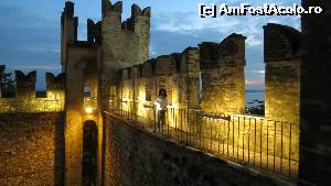 [P31] sirmione... castelul scaligero » foto by clau70
 - 
<span class="allrVoted glyphicon glyphicon-heart hidden" id="av586246"></span>
<a class="m-l-10 hidden" id="sv586246" onclick="voting_Foto_DelVot(,586246,4749)" role="button">șterge vot <span class="glyphicon glyphicon-remove"></span></a>
<a id="v9586246" class=" c-red"  onclick="voting_Foto_SetVot(586246)" role="button"><span class="glyphicon glyphicon-heart-empty"></span> <b>LIKE</b> = Votează poza</a> <img class="hidden"  id="f586246W9" src="/imagini/loader.gif" border="0" /><span class="AjErrMes hidden" id="e586246ErM"></span>