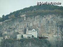 [P16] Madonna della Corona, vedere de pe autostrada, cu zoom-ul la maxim. » foto by spezam
 - 
<span class="allrVoted glyphicon glyphicon-heart hidden" id="av161247"></span>
<a class="m-l-10 hidden" id="sv161247" onclick="voting_Foto_DelVot(,161247,4749)" role="button">șterge vot <span class="glyphicon glyphicon-remove"></span></a>
<a id="v9161247" class=" c-red"  onclick="voting_Foto_SetVot(161247)" role="button"><span class="glyphicon glyphicon-heart-empty"></span> <b>LIKE</b> = Votează poza</a> <img class="hidden"  id="f161247W9" src="/imagini/loader.gif" border="0" /><span class="AjErrMes hidden" id="e161247ErM"></span>