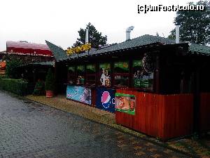 [P22] Cladirile 'Queen-Pub'-ului de la strada » foto by dorgo
 - 
<span class="allrVoted glyphicon glyphicon-heart hidden" id="av674768"></span>
<a class="m-l-10 hidden" id="sv674768" onclick="voting_Foto_DelVot(,674768,4761)" role="button">șterge vot <span class="glyphicon glyphicon-remove"></span></a>
<a id="v9674768" class=" c-red"  onclick="voting_Foto_SetVot(674768)" role="button"><span class="glyphicon glyphicon-heart-empty"></span> <b>LIKE</b> = Votează poza</a> <img class="hidden"  id="f674768W9" src="/imagini/loader.gif" border="0" /><span class="AjErrMes hidden" id="e674768ErM"></span>