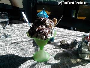[P08] Iar ca desert o Melba cu umbrelita si daca pretul ti se pare prea mare, il faci pe din doua » foto by dorgo
 - 
<span class="allrVoted glyphicon glyphicon-heart hidden" id="av674754"></span>
<a class="m-l-10 hidden" id="sv674754" onclick="voting_Foto_DelVot(,674754,4761)" role="button">șterge vot <span class="glyphicon glyphicon-remove"></span></a>
<a id="v9674754" class=" c-red"  onclick="voting_Foto_SetVot(674754)" role="button"><span class="glyphicon glyphicon-heart-empty"></span> <b>LIKE</b> = Votează poza</a> <img class="hidden"  id="f674754W9" src="/imagini/loader.gif" border="0" /><span class="AjErrMes hidden" id="e674754ErM"></span>