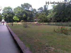 [P16] Morska gradina Varna - 'expoziţia' de trandafiri » foto by Dragoș_MD
 - 
<span class="allrVoted glyphicon glyphicon-heart hidden" id="av343094"></span>
<a class="m-l-10 hidden" id="sv343094" onclick="voting_Foto_DelVot(,343094,4765)" role="button">șterge vot <span class="glyphicon glyphicon-remove"></span></a>
<a id="v9343094" class=" c-red"  onclick="voting_Foto_SetVot(343094)" role="button"><span class="glyphicon glyphicon-heart-empty"></span> <b>LIKE</b> = Votează poza</a> <img class="hidden"  id="f343094W9" src="/imagini/loader.gif" border="0" /><span class="AjErrMes hidden" id="e343094ErM"></span>