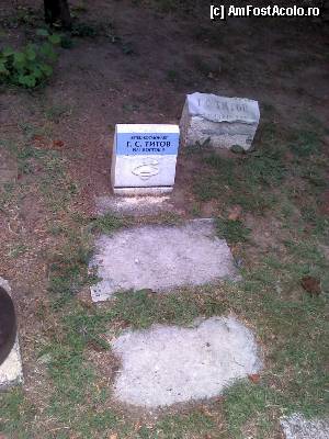 [P30] Morska gradina Varna - placa dedicată cosmonautului G. S. Titov, cel de-al 2-lea om care a orbitat în jurul Terrei (http://en.wikipedia.org/wiki/Gherman_Titov) » foto by Dragoș_MD
 - 
<span class="allrVoted glyphicon glyphicon-heart hidden" id="av343121"></span>
<a class="m-l-10 hidden" id="sv343121" onclick="voting_Foto_DelVot(,343121,4765)" role="button">șterge vot <span class="glyphicon glyphicon-remove"></span></a>
<a id="v9343121" class=" c-red"  onclick="voting_Foto_SetVot(343121)" role="button"><span class="glyphicon glyphicon-heart-empty"></span> <b>LIKE</b> = Votează poza</a> <img class="hidden"  id="f343121W9" src="/imagini/loader.gif" border="0" /><span class="AjErrMes hidden" id="e343121ErM"></span>