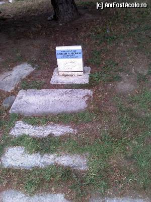 [P31] Morska gradina Varna - placă dedicată cosmonautului Alexei Leonov, membru al echipajului primului zbor comun SOYUZ-APOLO.  » foto by Dragoș_MD
 - 
<span class="allrVoted glyphicon glyphicon-heart hidden" id="av343133"></span>
<a class="m-l-10 hidden" id="sv343133" onclick="voting_Foto_DelVot(,343133,4765)" role="button">șterge vot <span class="glyphicon glyphicon-remove"></span></a>
<a id="v9343133" class=" c-red"  onclick="voting_Foto_SetVot(343133)" role="button"><span class="glyphicon glyphicon-heart-empty"></span> <b>LIKE</b> = Votează poza</a> <img class="hidden"  id="f343133W9" src="/imagini/loader.gif" border="0" /><span class="AjErrMes hidden" id="e343133ErM"></span>