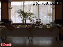 [P27] Altă parte din zona cu bufetul de la micul dejun. În dreapta, carafele erau pline cu lapte cald, provenit din ferma proprie. » foto by Costi
 - 
<span class="allrVoted glyphicon glyphicon-heart hidden" id="av303543"></span>
<a class="m-l-10 hidden" id="sv303543" onclick="voting_Foto_DelVot(,303543,4769)" role="button">șterge vot <span class="glyphicon glyphicon-remove"></span></a>
<a id="v9303543" class=" c-red"  onclick="voting_Foto_SetVot(303543)" role="button"><span class="glyphicon glyphicon-heart-empty"></span> <b>LIKE</b> = Votează poza</a> <img class="hidden"  id="f303543W9" src="/imagini/loader.gif" border="0" /><span class="AjErrMes hidden" id="e303543ErM"></span>