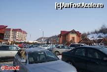 [P04] Imagine din parcare. În dreapta, vilele de lux. » foto by Costi
 - 
<span class="allrVoted glyphicon glyphicon-heart hidden" id="av303520"></span>
<a class="m-l-10 hidden" id="sv303520" onclick="voting_Foto_DelVot(,303520,4769)" role="button">șterge vot <span class="glyphicon glyphicon-remove"></span></a>
<a id="v9303520" class=" c-red"  onclick="voting_Foto_SetVot(303520)" role="button"><span class="glyphicon glyphicon-heart-empty"></span> <b>LIKE</b> = Votează poza</a> <img class="hidden"  id="f303520W9" src="/imagini/loader.gif" border="0" /><span class="AjErrMes hidden" id="e303520ErM"></span>