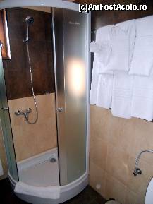 [P09] Cabina de dus, mi-a placut faptul ca etansa perfect. » foto by pepsi70ro
 - 
<span class="allrVoted glyphicon glyphicon-heart hidden" id="av304567"></span>
<a class="m-l-10 hidden" id="sv304567" onclick="voting_Foto_DelVot(,304567,4769)" role="button">șterge vot <span class="glyphicon glyphicon-remove"></span></a>
<a id="v9304567" class=" c-red"  onclick="voting_Foto_SetVot(304567)" role="button"><span class="glyphicon glyphicon-heart-empty"></span> <b>LIKE</b> = Votează poza</a> <img class="hidden"  id="f304567W9" src="/imagini/loader.gif" border="0" /><span class="AjErrMes hidden" id="e304567ErM"></span>