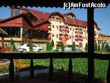 [P14] Vedere din foisor spre hotel...super,nu? » foto by raly
 - 
<span class="allrVoted glyphicon glyphicon-heart hidden" id="av124294"></span>
<a class="m-l-10 hidden" id="sv124294" onclick="voting_Foto_DelVot(,124294,4769)" role="button">șterge vot <span class="glyphicon glyphicon-remove"></span></a>
<a id="v9124294" class=" c-red"  onclick="voting_Foto_SetVot(124294)" role="button"><span class="glyphicon glyphicon-heart-empty"></span> <b>LIKE</b> = Votează poza</a> <img class="hidden"  id="f124294W9" src="/imagini/loader.gif" border="0" /><span class="AjErrMes hidden" id="e124294ErM"></span>