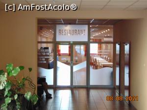 [P10] intrarea in restaurant » foto by Yolanda
 - 
<span class="allrVoted glyphicon glyphicon-heart hidden" id="av1252142"></span>
<a class="m-l-10 hidden" id="sv1252142" onclick="voting_Foto_DelVot(,1252142,4771)" role="button">șterge vot <span class="glyphicon glyphicon-remove"></span></a>
<a id="v91252142" class=" c-red"  onclick="voting_Foto_SetVot(1252142)" role="button"><span class="glyphicon glyphicon-heart-empty"></span> <b>LIKE</b> = Votează poza</a> <img class="hidden"  id="f1252142W9" src="/imagini/loader.gif" border="0" /><span class="AjErrMes hidden" id="e1252142ErM"></span>