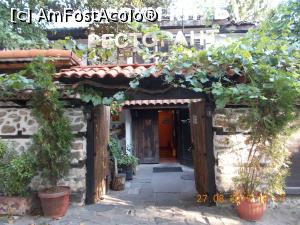 [P30] Tavernă în Varoșa, spre bulevard.  » foto by elviramvio
 - 
<span class="allrVoted glyphicon glyphicon-heart hidden" id="av897866"></span>
<a class="m-l-10 hidden" id="sv897866" onclick="voting_Foto_DelVot(,897866,4775)" role="button">șterge vot <span class="glyphicon glyphicon-remove"></span></a>
<a id="v9897866" class=" c-red"  onclick="voting_Foto_SetVot(897866)" role="button"><span class="glyphicon glyphicon-heart-empty"></span> <b>LIKE</b> = Votează poza</a> <img class="hidden"  id="f897866W9" src="/imagini/loader.gif" border="0" /><span class="AjErrMes hidden" id="e897866ErM"></span>
