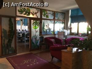 [P06] In restaurant insa era ceva mai liniste » foto by mishu
 - 
<span class="allrVoted glyphicon glyphicon-heart hidden" id="av1321027"></span>
<a class="m-l-10 hidden" id="sv1321027" onclick="voting_Foto_DelVot(,1321027,4795)" role="button">șterge vot <span class="glyphicon glyphicon-remove"></span></a>
<a id="v91321027" class=" c-red"  onclick="voting_Foto_SetVot(1321027)" role="button"><span class="glyphicon glyphicon-heart-empty"></span> <b>LIKE</b> = Votează poza</a> <img class="hidden"  id="f1321027W9" src="/imagini/loader.gif" border="0" /><span class="AjErrMes hidden" id="e1321027ErM"></span>