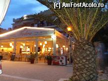 [P53] Restaurantul Fedra, cu barul; Toata lumea opteaza pentru terasa insa...  » foto by Lyssys
 - 
<span class="allrVoted glyphicon glyphicon-heart hidden" id="av335921"></span>
<a class="m-l-10 hidden" id="sv335921" onclick="voting_Foto_DelVot(,335921,4802)" role="button">șterge vot <span class="glyphicon glyphicon-remove"></span></a>
<a id="v9335921" class=" c-red"  onclick="voting_Foto_SetVot(335921)" role="button"><span class="glyphicon glyphicon-heart-empty"></span> <b>LIKE</b> = Votează poza</a> <img class="hidden"  id="f335921W9" src="/imagini/loader.gif" border="0" /><span class="AjErrMes hidden" id="e335921ErM"></span>