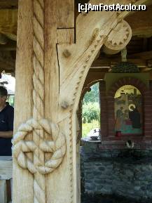 [P04] Detaliu sculptura in lemn - izvor din curtea manastirii » foto by Paty
 - 
<span class="allrVoted glyphicon glyphicon-heart hidden" id="av155571"></span>
<a class="m-l-10 hidden" id="sv155571" onclick="voting_Foto_DelVot(,155571,4807)" role="button">șterge vot <span class="glyphicon glyphicon-remove"></span></a>
<a id="v9155571" class=" c-red"  onclick="voting_Foto_SetVot(155571)" role="button"><span class="glyphicon glyphicon-heart-empty"></span> <b>LIKE</b> = Votează poza</a> <img class="hidden"  id="f155571W9" src="/imagini/loader.gif" border="0" /><span class="AjErrMes hidden" id="e155571ErM"></span>