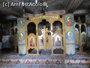 [P29] Biserica Mânăstirii Bârsana; altarul de la demisol » foto by crismis
 - 
<span class="allrVoted glyphicon glyphicon-heart hidden" id="av798495"></span>
<a class="m-l-10 hidden" id="sv798495" onclick="voting_Foto_DelVot(,798495,4807)" role="button">șterge vot <span class="glyphicon glyphicon-remove"></span></a>
<a id="v9798495" class=" c-red"  onclick="voting_Foto_SetVot(798495)" role="button"><span class="glyphicon glyphicon-heart-empty"></span> <b>LIKE</b> = Votează poza</a> <img class="hidden"  id="f798495W9" src="/imagini/loader.gif" border="0" /><span class="AjErrMes hidden" id="e798495ErM"></span>