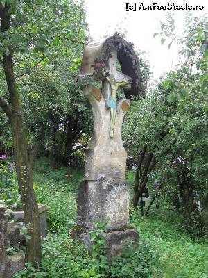 [P04] Troiță în cimitirul din Budești-Joseni.  » foto by tata123 🔱
 - 
<span class="allrVoted glyphicon glyphicon-heart hidden" id="av676714"></span>
<a class="m-l-10 hidden" id="sv676714" onclick="voting_Foto_DelVot(,676714,4807)" role="button">șterge vot <span class="glyphicon glyphicon-remove"></span></a>
<a id="v9676714" class=" c-red"  onclick="voting_Foto_SetVot(676714)" role="button"><span class="glyphicon glyphicon-heart-empty"></span> <b>LIKE</b> = Votează poza</a> <img class="hidden"  id="f676714W9" src="/imagini/loader.gif" border="0" /><span class="AjErrMes hidden" id="e676714ErM"></span>