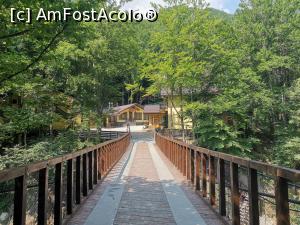 [P25] Podul de acces spre Domeniul Gârbea, Complexul La Cascadă. În dreapta podului este cascada.  » foto by Aurici
 - 
<span class="allrVoted glyphicon glyphicon-heart hidden" id="av1117589"></span>
<a class="m-l-10 hidden" id="sv1117589" onclick="voting_Foto_DelVot(,1117589,4816)" role="button">șterge vot <span class="glyphicon glyphicon-remove"></span></a>
<a id="v91117589" class=" c-red"  onclick="voting_Foto_SetVot(1117589)" role="button"><span class="glyphicon glyphicon-heart-empty"></span> <b>LIKE</b> = Votează poza</a> <img class="hidden"  id="f1117589W9" src="/imagini/loader.gif" border="0" /><span class="AjErrMes hidden" id="e1117589ErM"></span>